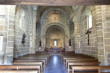 Saignes Église SaintCroix Intérieur (photos) Auvergne romane